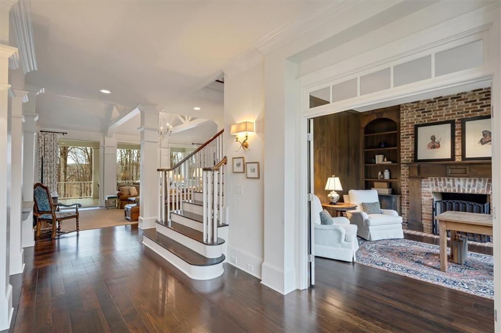 2000 Long Hollow Lane