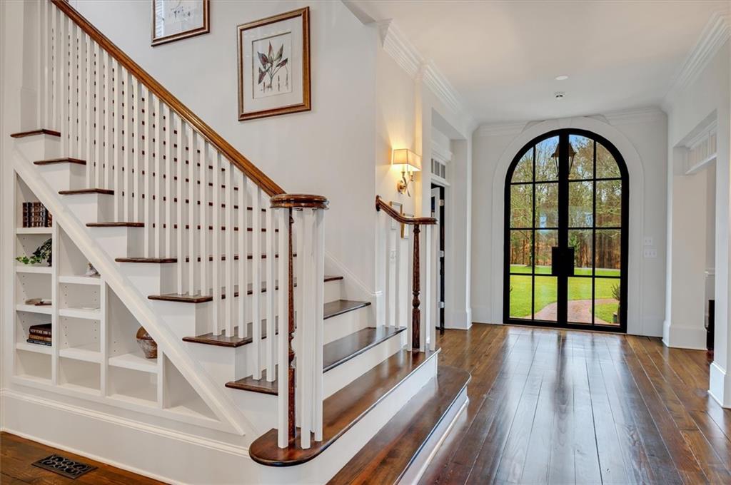 2000 Long Hollow Lane