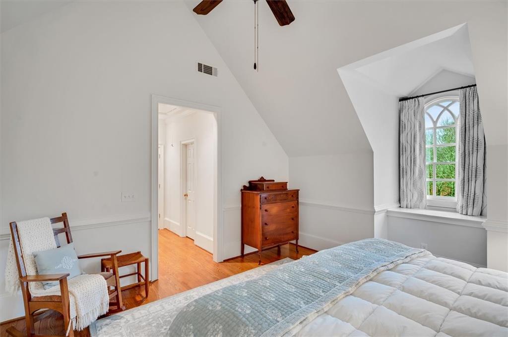 2000 Long Hollow Lane