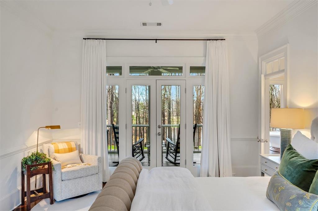 2000 Long Hollow Lane