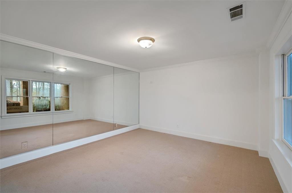 2000 Long Hollow Lane