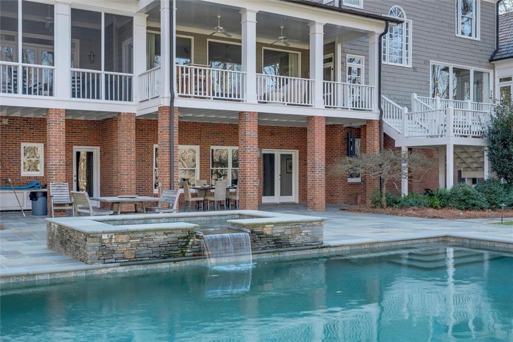 2000 Long Hollow Lane