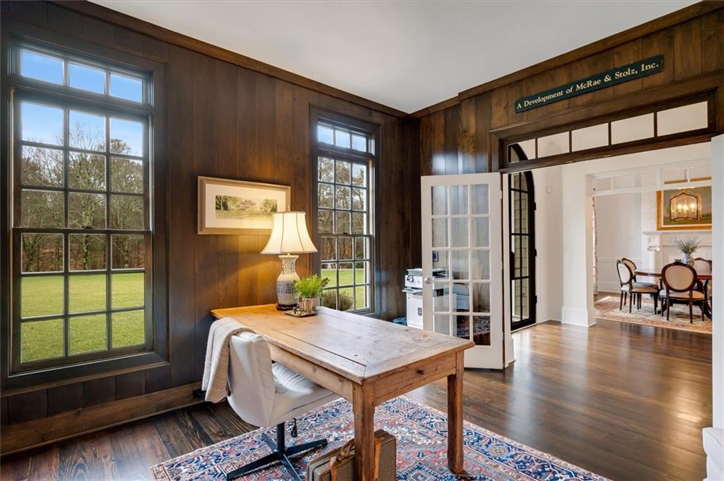 2000 Long Hollow Lane