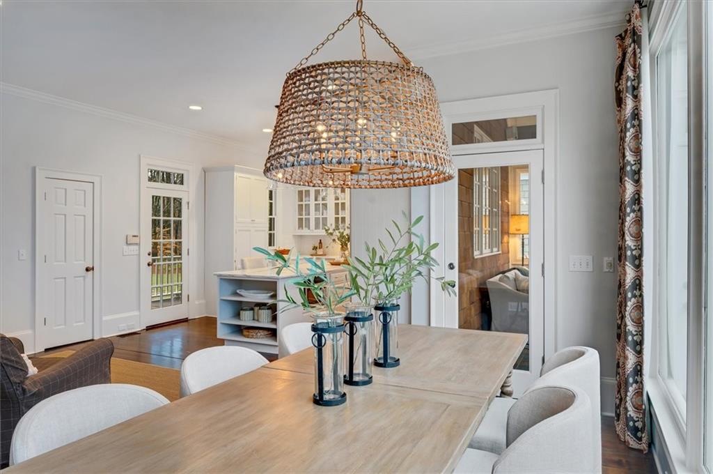 2000 Long Hollow Lane