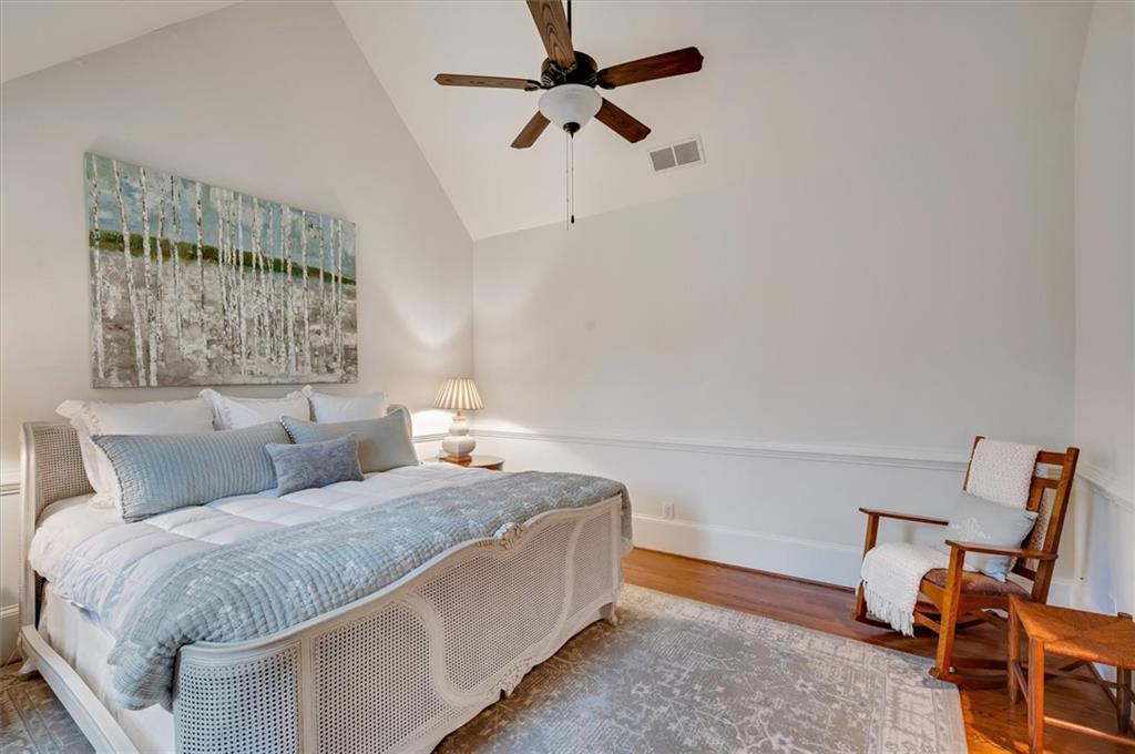 2000 Long Hollow Lane