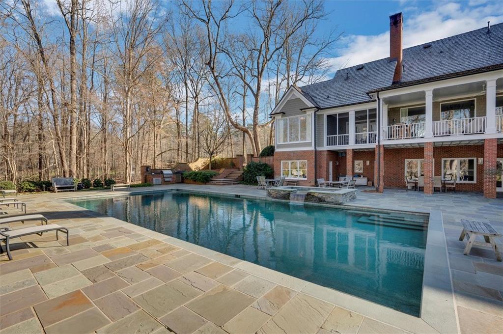 2000 Long Hollow Lane