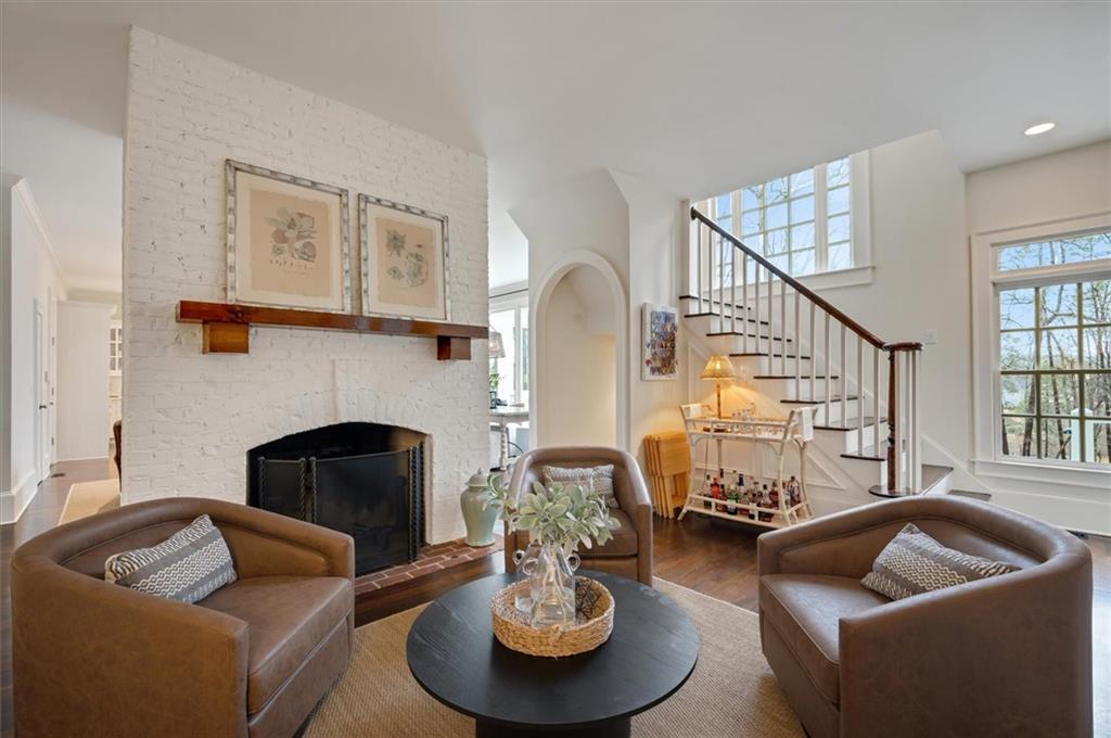 2000 Long Hollow Lane