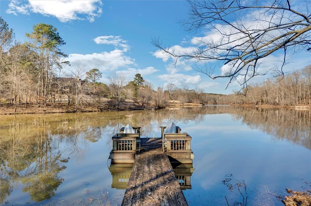 2000 Long Hollow Lane