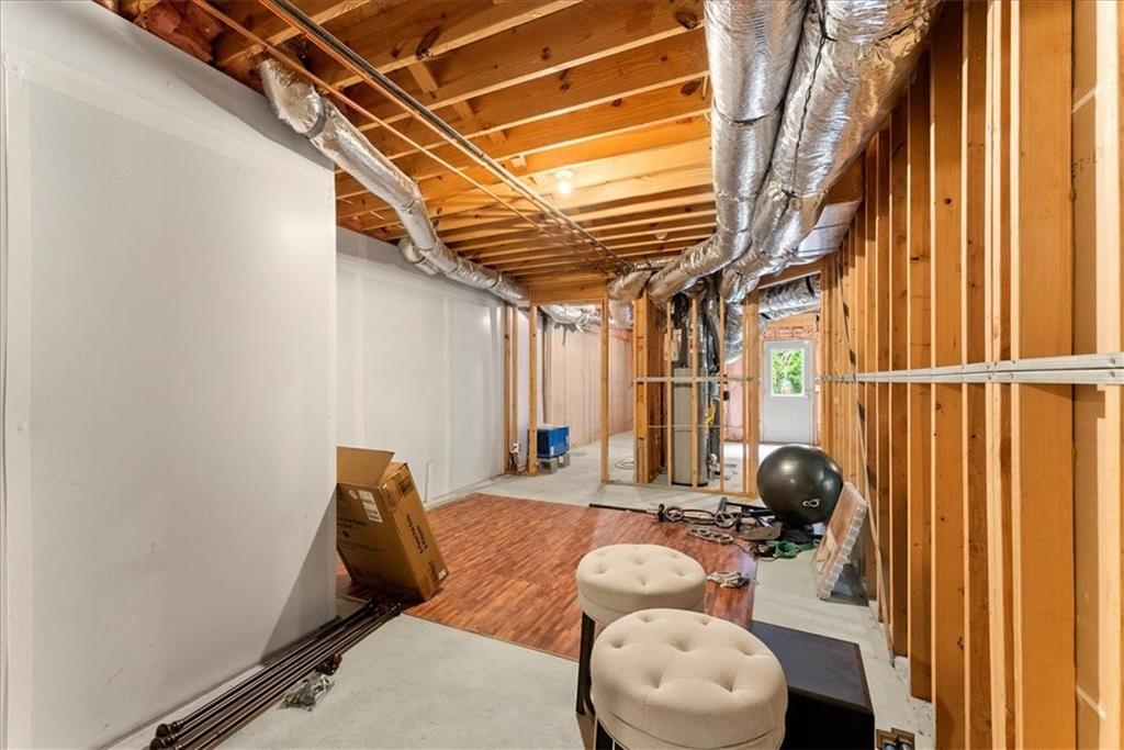 434 Lake Point Trace