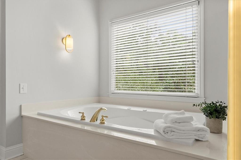 434 Lake Point Trace