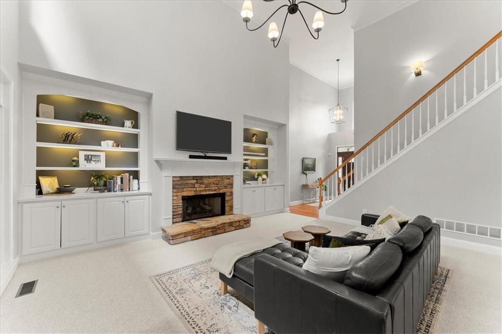 434 Lake Point Trace