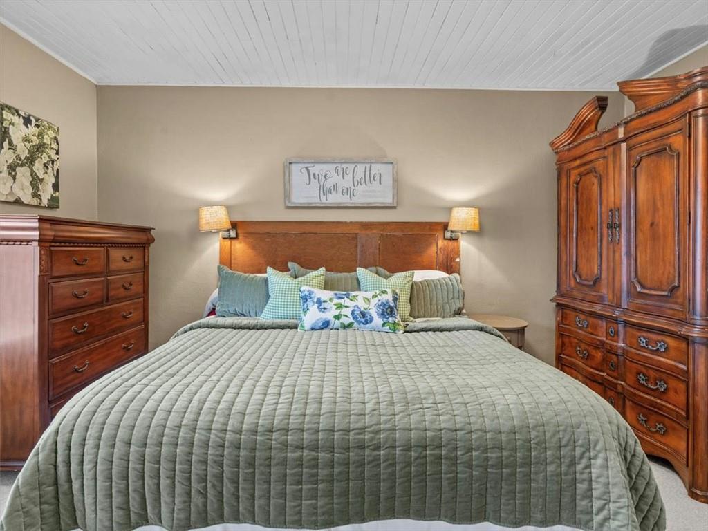 11925 Crabapple Road