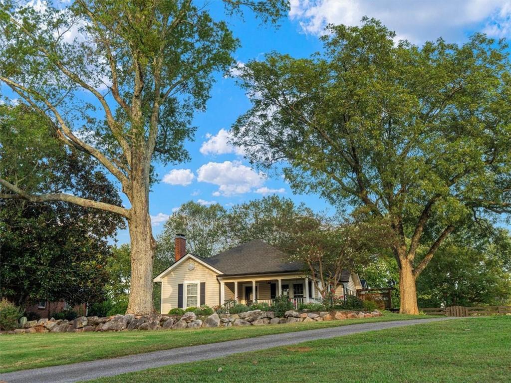 11925 Crabapple Road