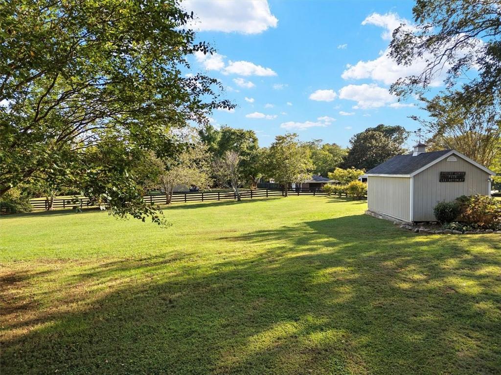 11925 Crabapple Road