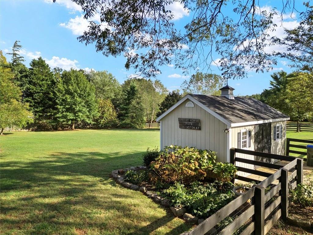 11925 Crabapple Road