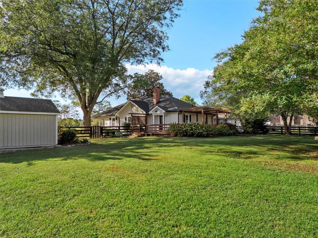 11925 Crabapple Road