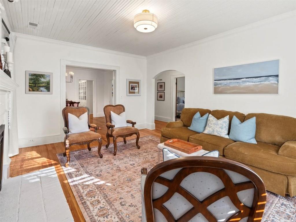 11925 Crabapple Road