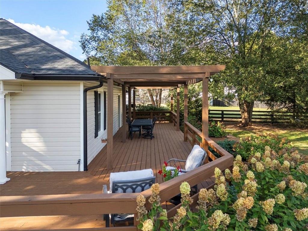 11925 Crabapple Road