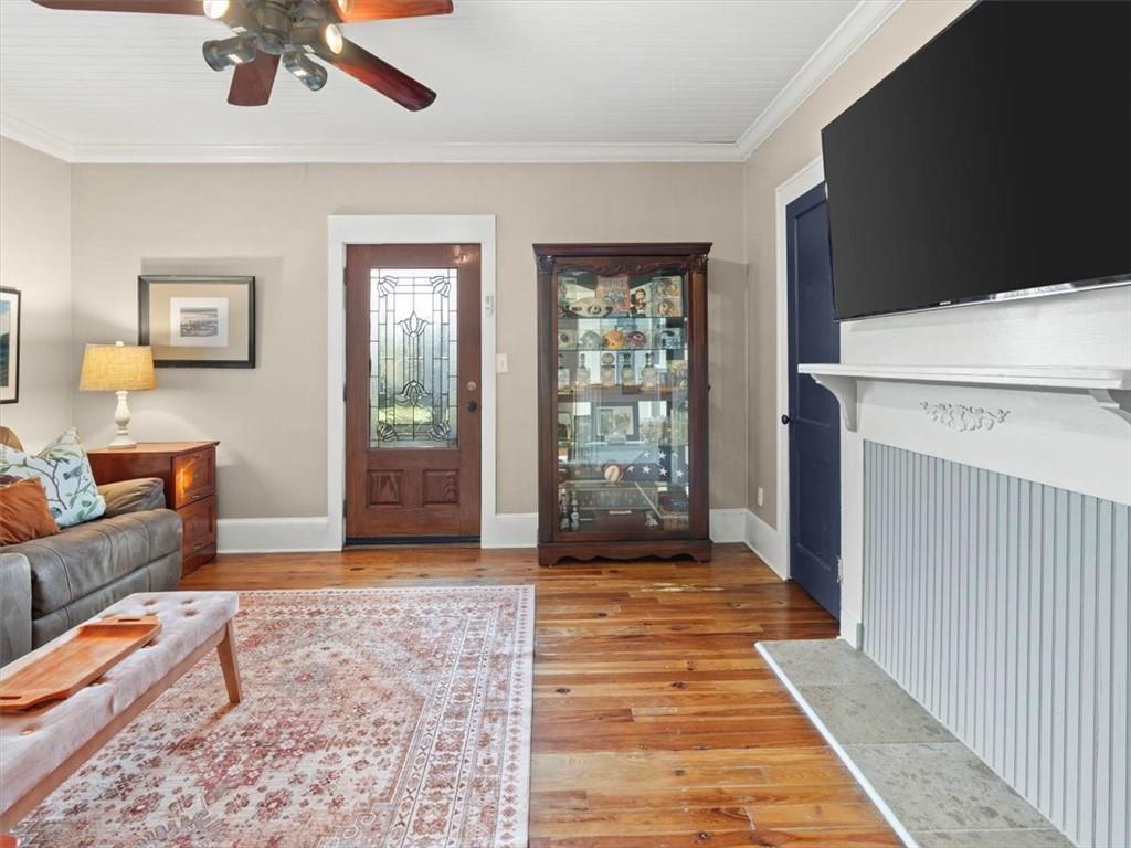 11925 Crabapple Road