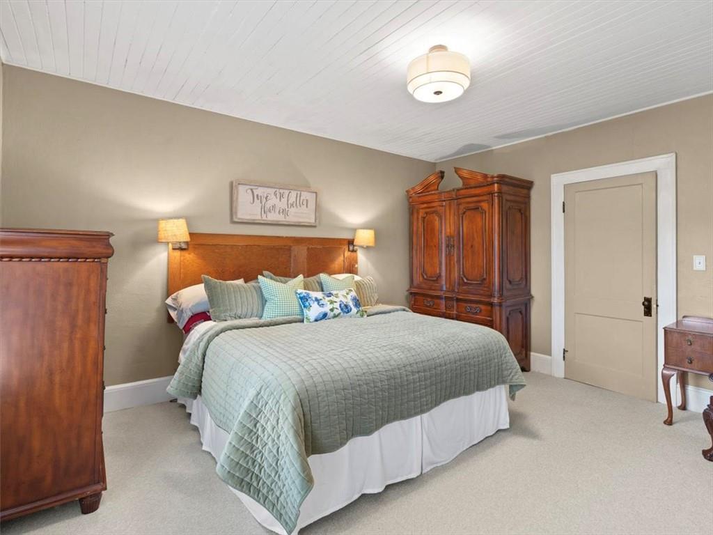 11925 Crabapple Road