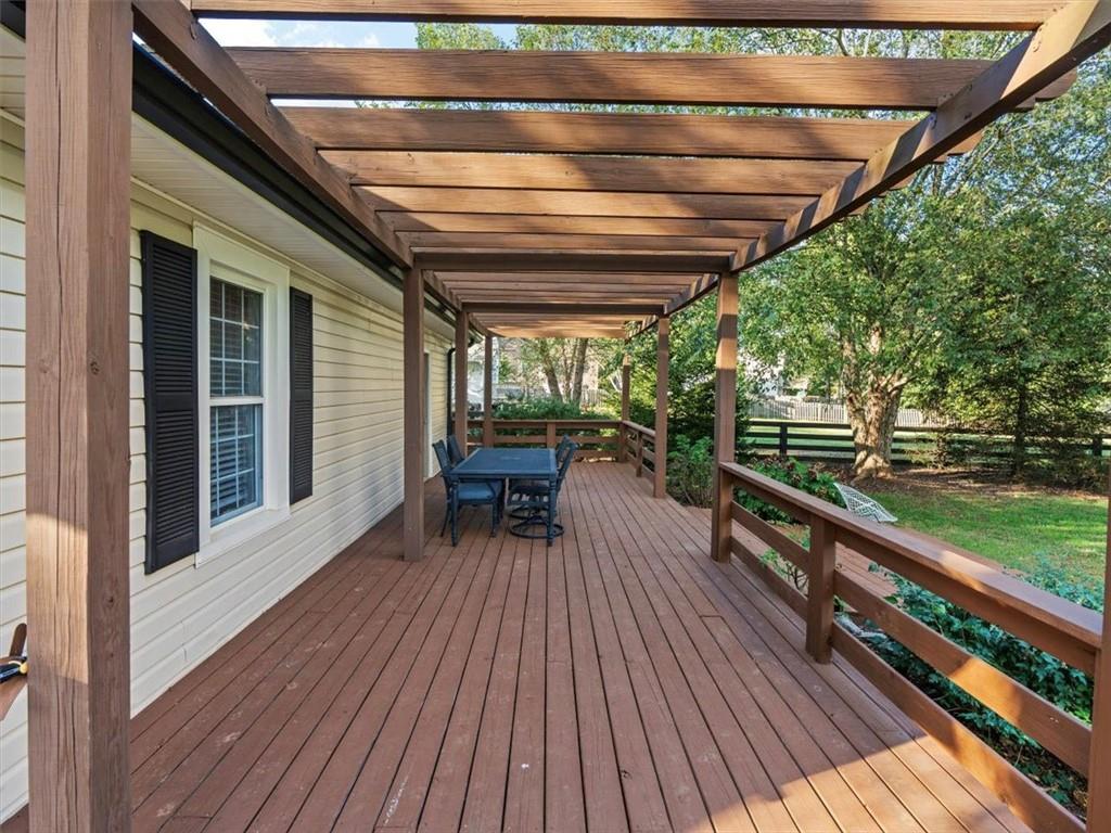 11925 Crabapple Road