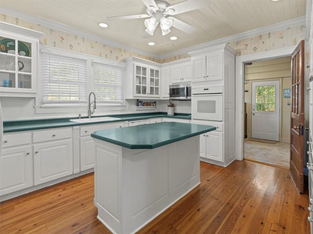 11925 Crabapple Road