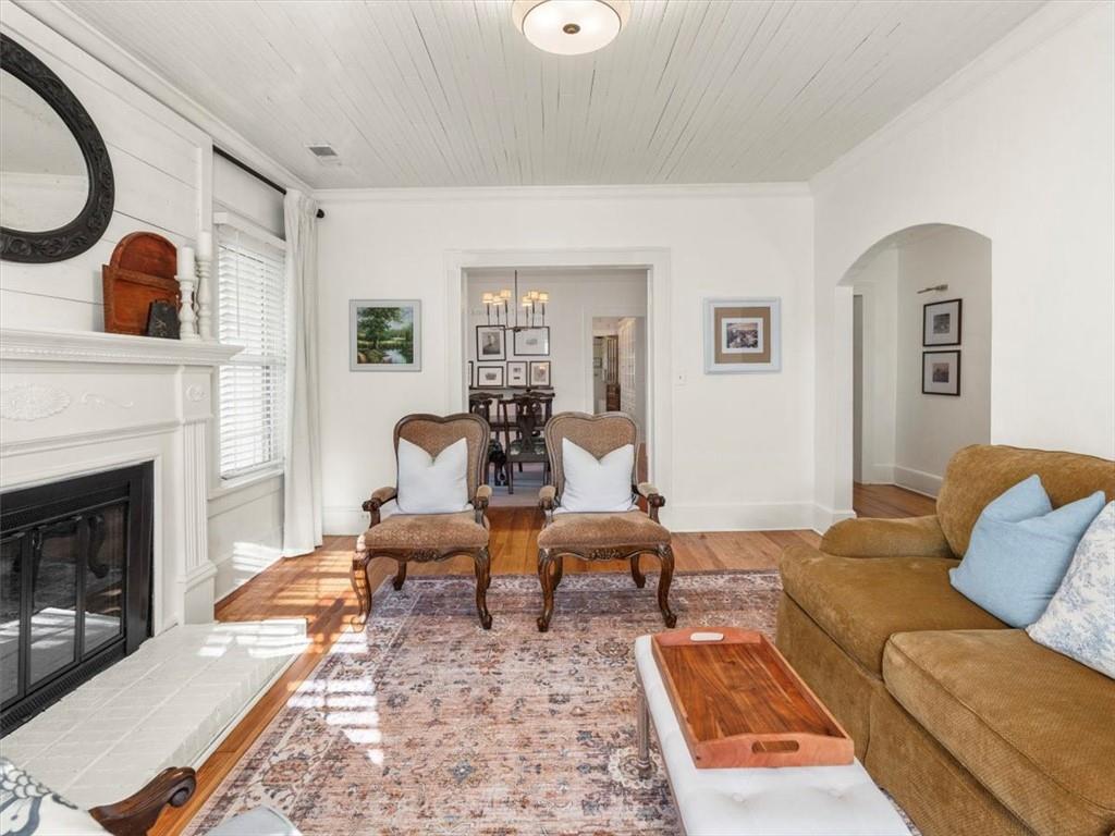 11925 Crabapple Road