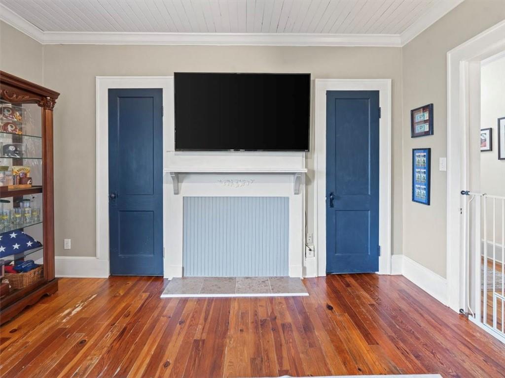 11925 Crabapple Road