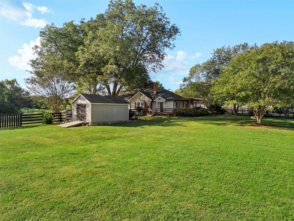 11925 Crabapple Road