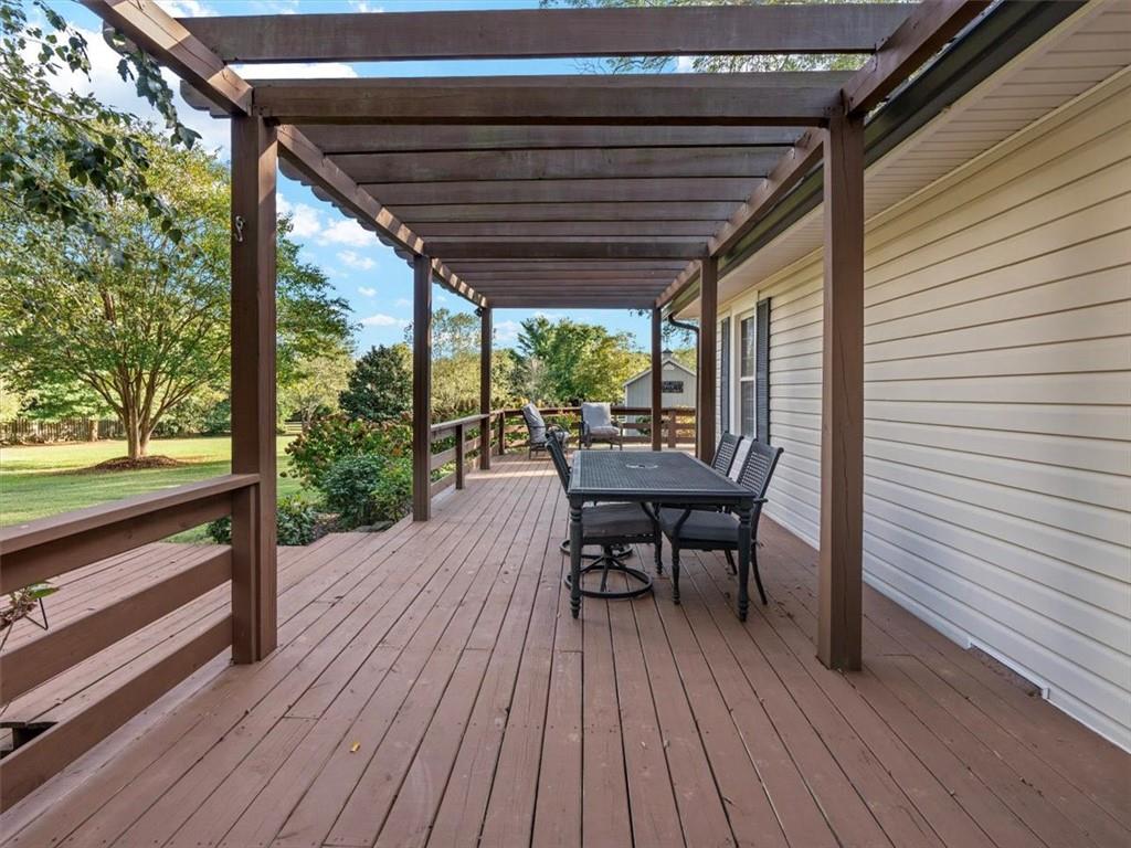 11925 Crabapple Road