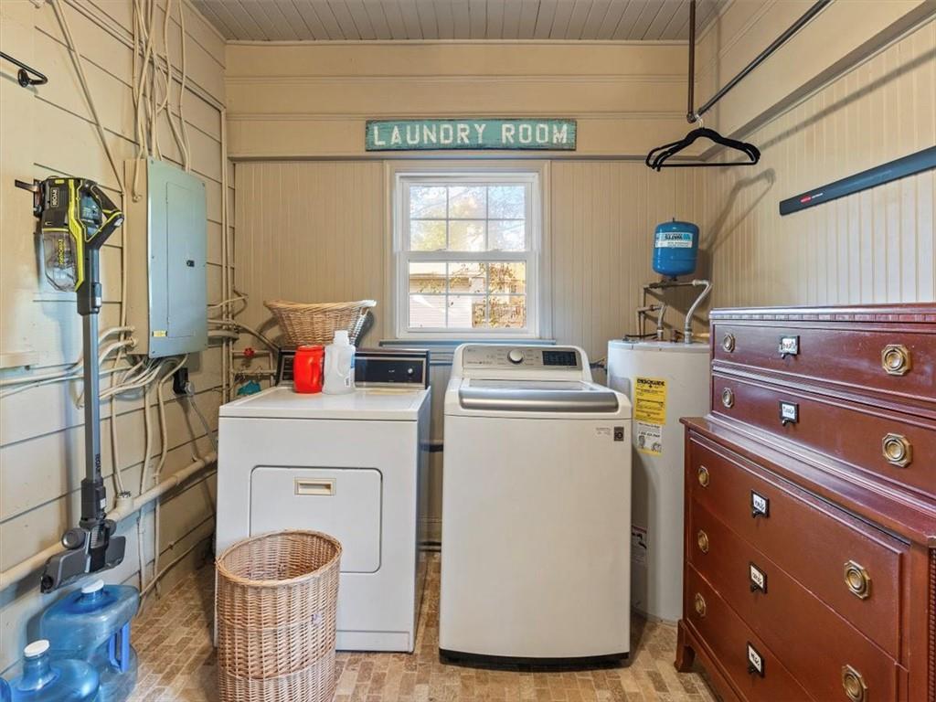 11925 Crabapple Road