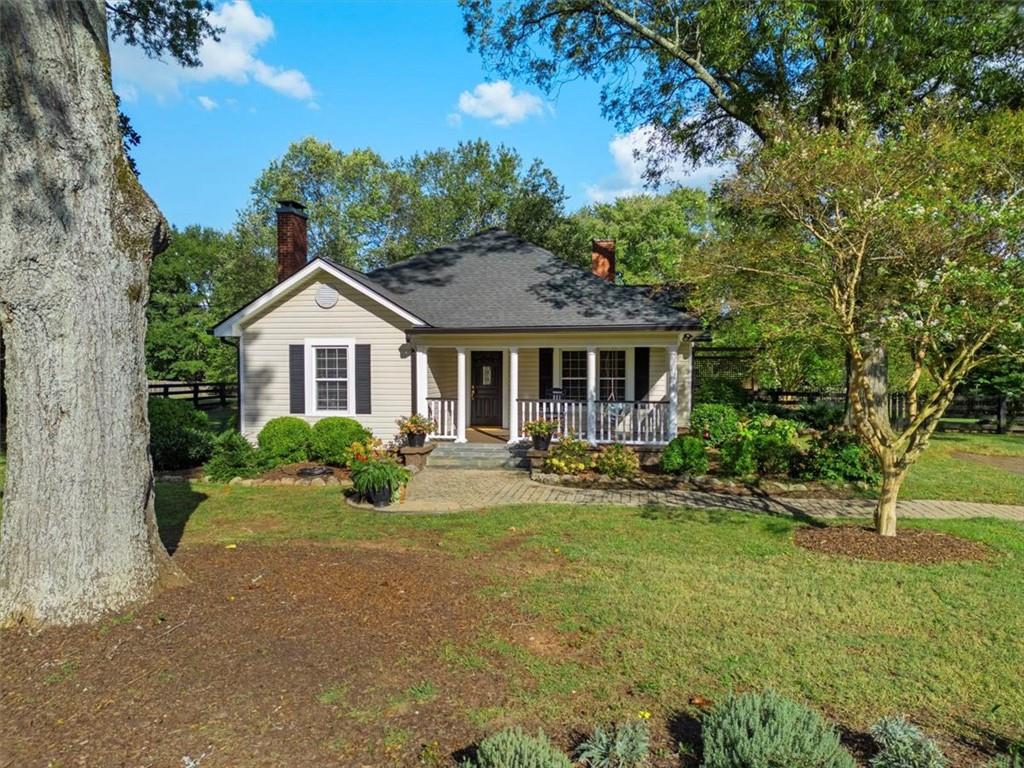 11925 Crabapple Road