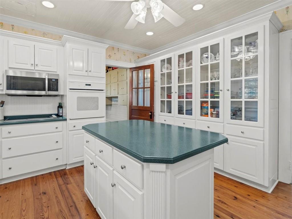 11925 Crabapple Road