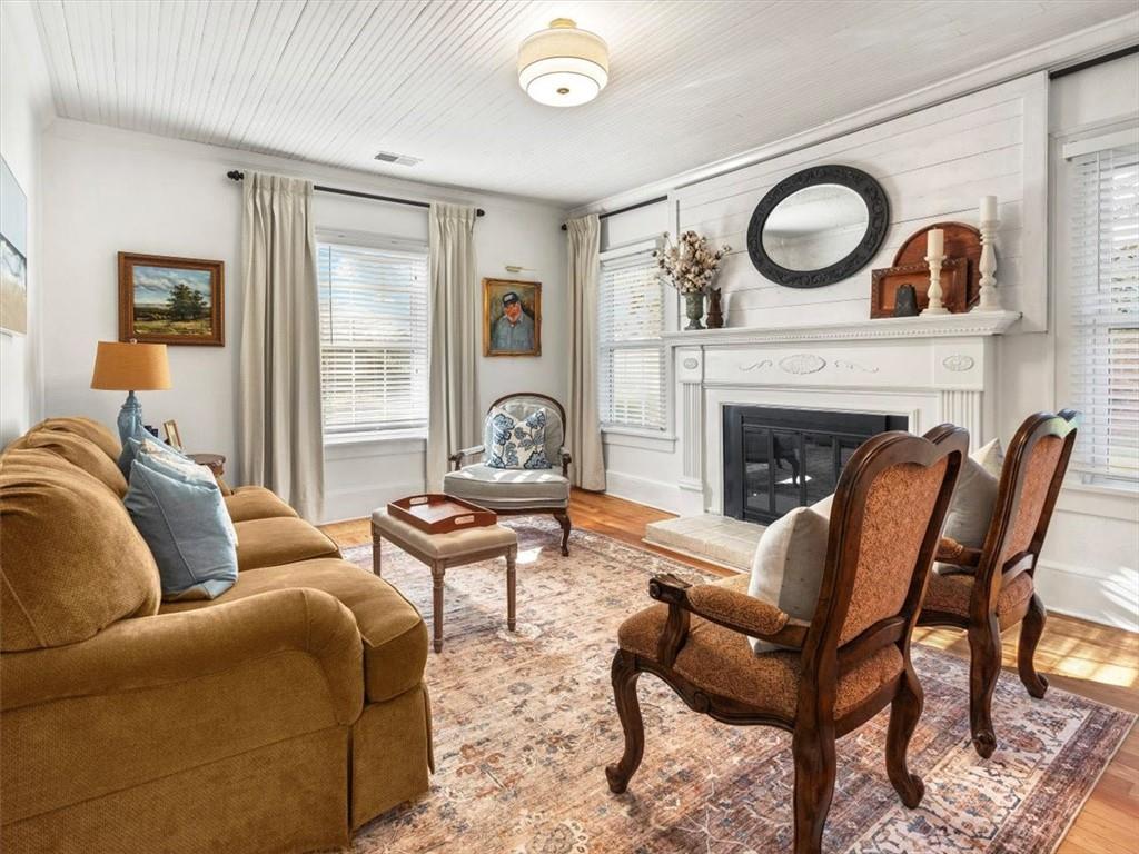 11925 Crabapple Road