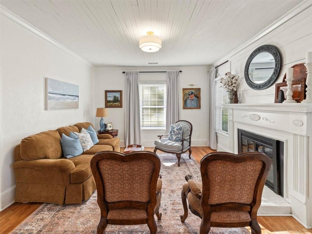 11925 Crabapple Road