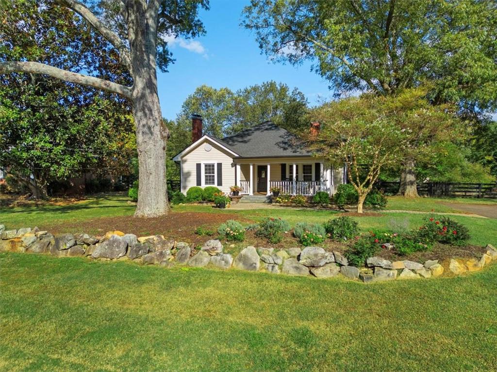 11925 Crabapple Road