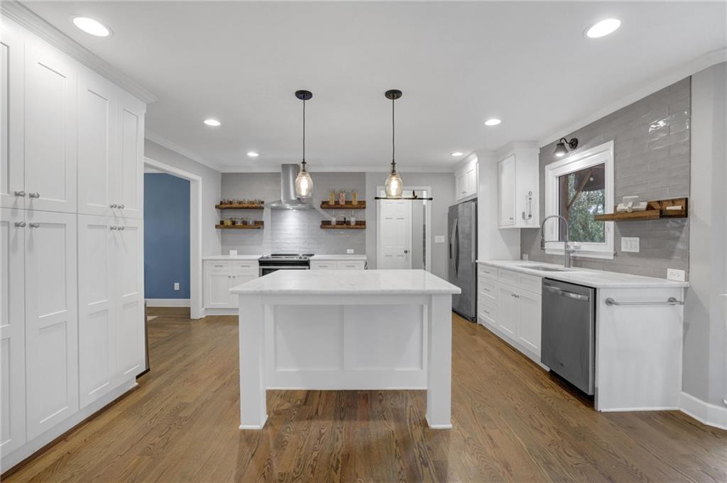 8100 Willow Tree Way