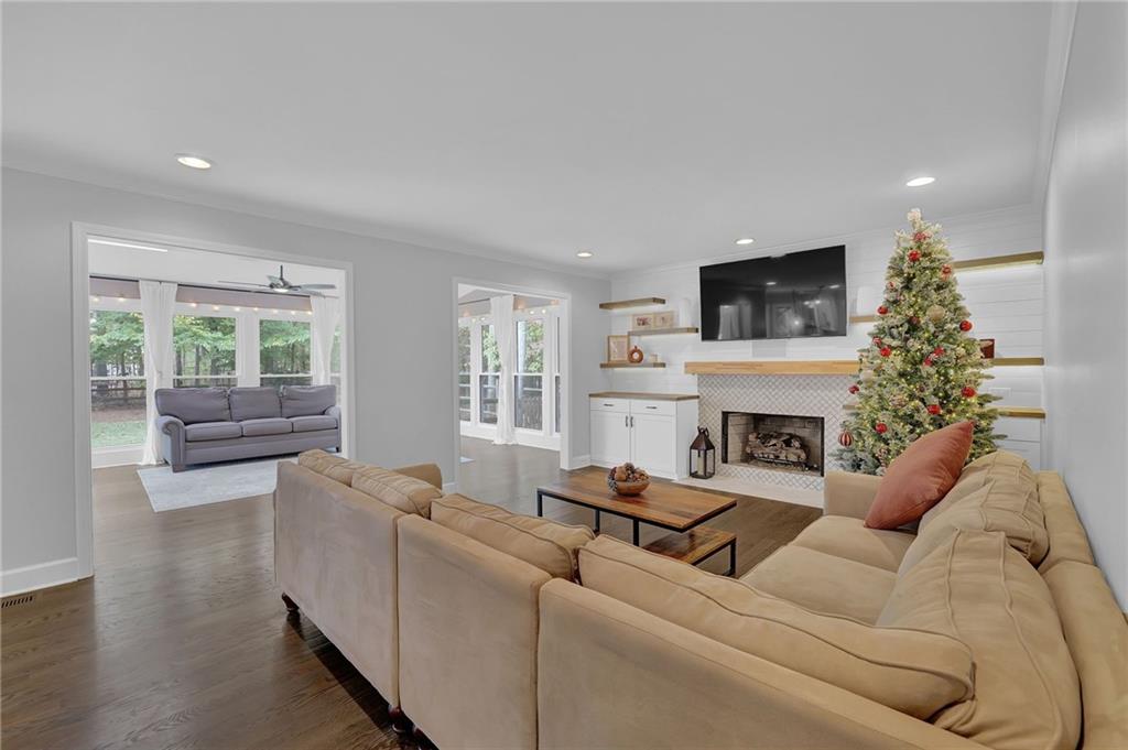 8100 Willow Tree Way