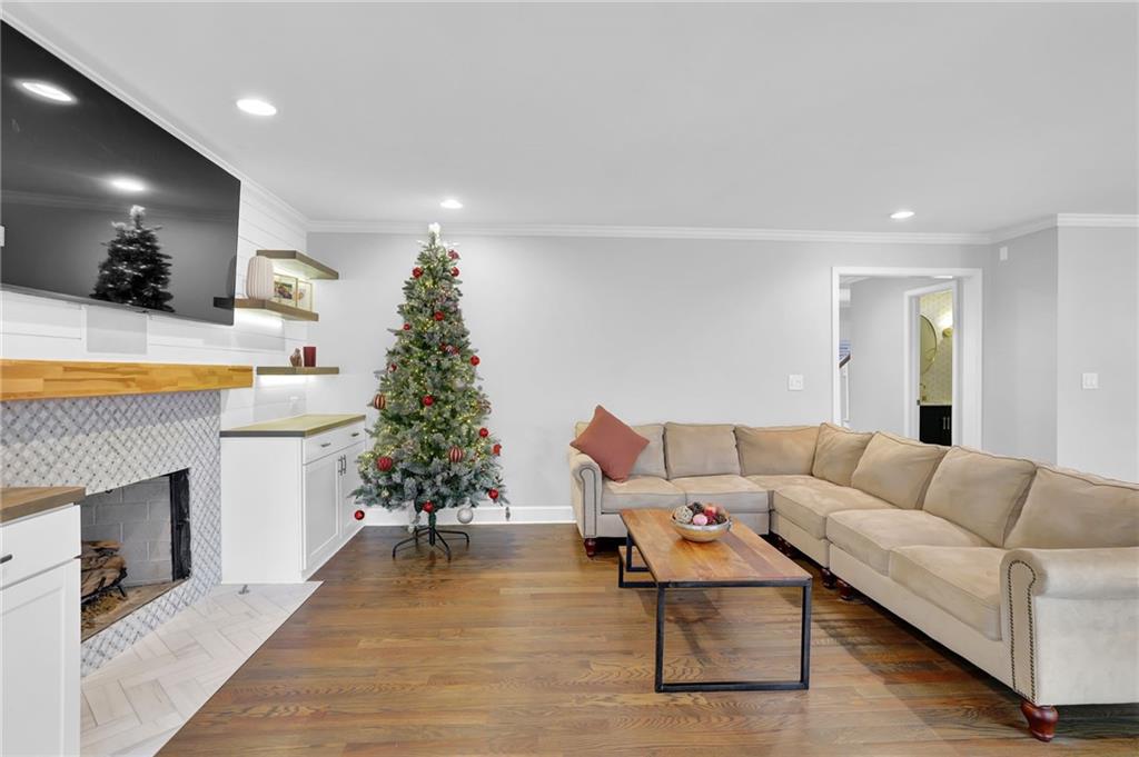 8100 Willow Tree Way