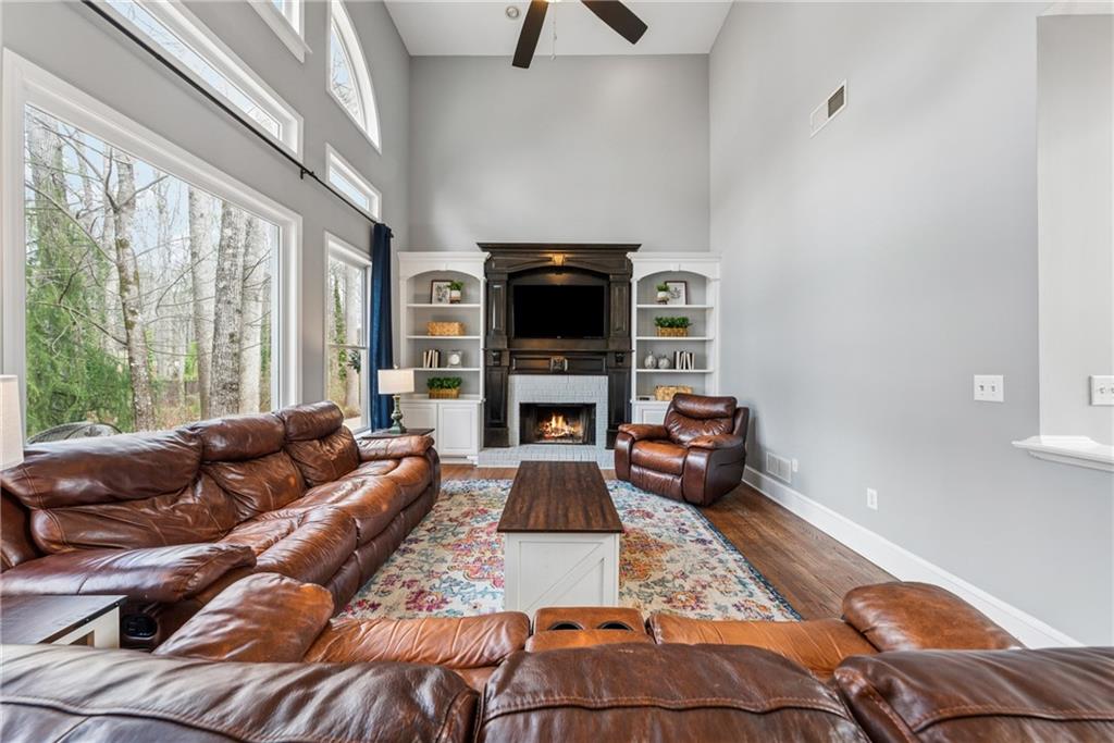 2020 Knightsbridge Way