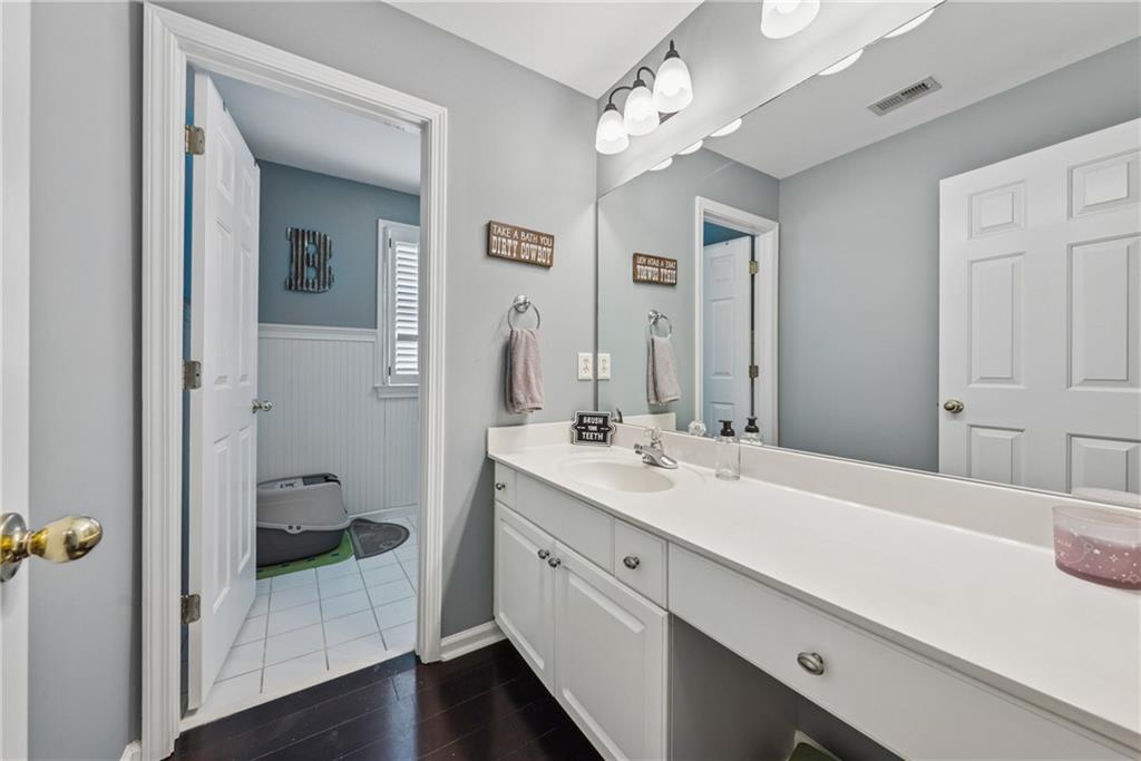 2020 Knightsbridge Way