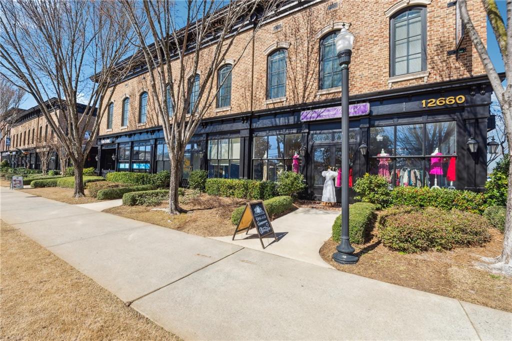 2020 Knightsbridge Way