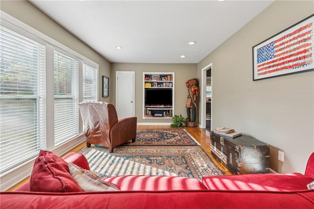 2434 Skyland Trail NE