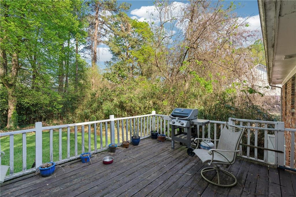 2434 Skyland Trail NE