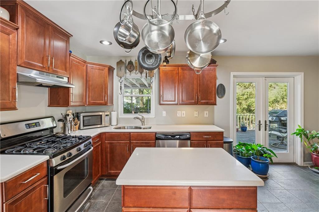 2434 Skyland Trail NE