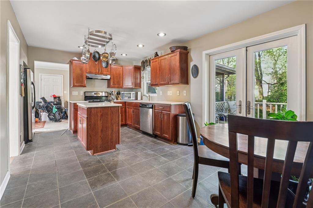 2434 Skyland Trail NE