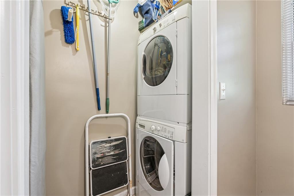 2434 Skyland Trail NE