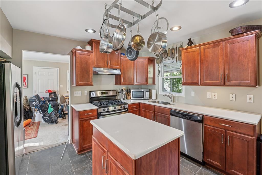 2434 Skyland Trail NE