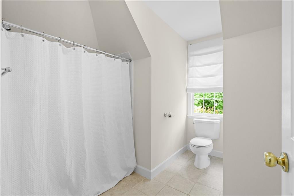 1100 Kensington Court