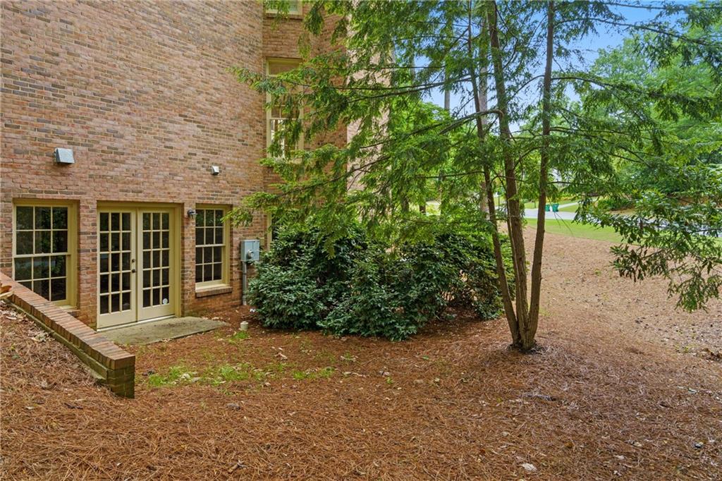 1100 Kensington Court